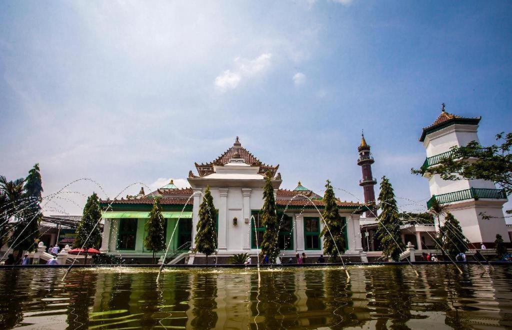 Hotel Sriwijaya 99 Palembang Exteriér fotografie